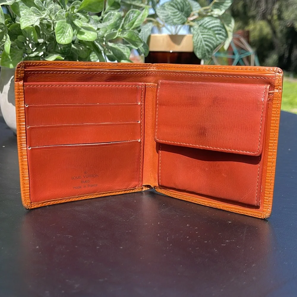 🍂Men’s bifold epi Louis Vuitton wallet - Picture 4 of 10